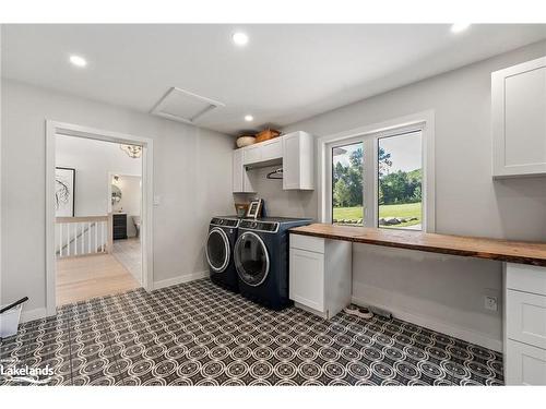 4318 Glamorgan Road, Dysart, ON - Indoor Photo Showing Laundry Room