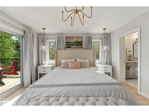 4318 Glamorgan Road, Dysart, ON - Indoor Photo Showing Bedroom