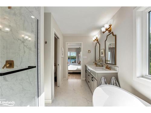 4318 Glamorgan Road, Dysart, ON - Indoor Photo Showing Bathroom