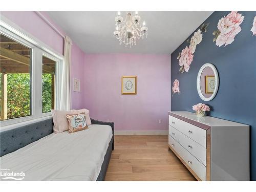 4318 Glamorgan Road, Dysart, ON - Indoor Photo Showing Bedroom