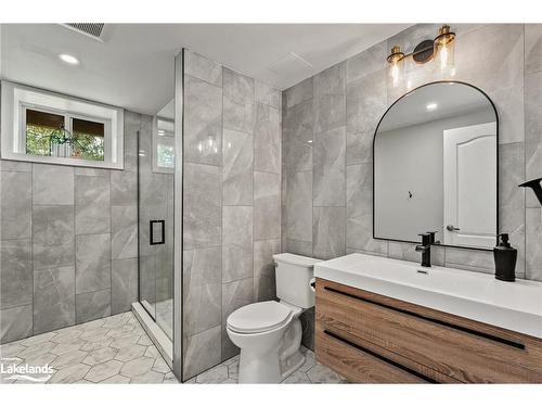4318 Glamorgan Road, Dysart, ON - Indoor Photo Showing Bathroom