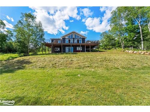 4318 Glamorgan Road, Dysart, ON - Outdoor With Deck Patio Veranda