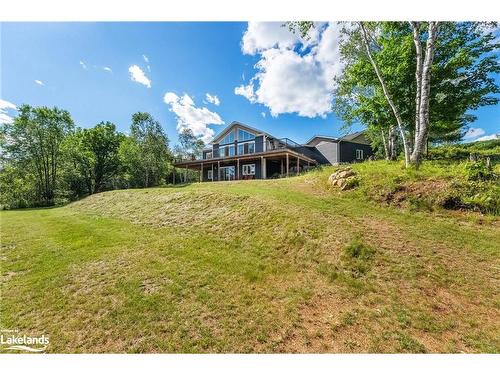 4318 Glamorgan Road, Dysart, ON - Outdoor With Deck Patio Veranda