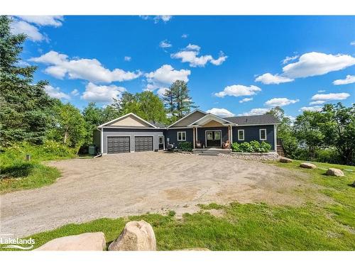 4318 Glamorgan Road, Dysart, ON - Outdoor