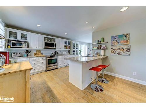 599 Mosley Street, Wasaga Beach, ON - Indoor Photo Showing Kitchen