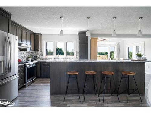 615796 3Rd Line, The Blue Mountains, ON - Indoor Photo Showing Kitchen With Upgraded Kitchen