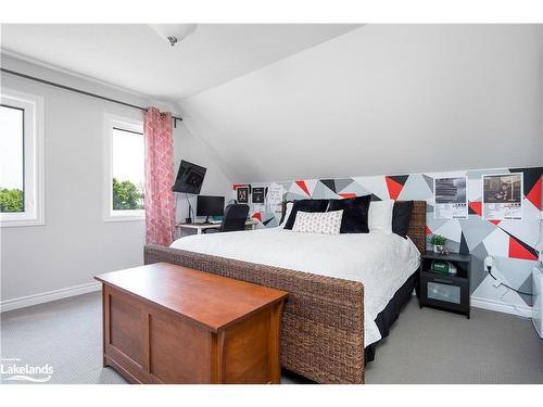 615796 3Rd Line, The Blue Mountains, ON - Indoor Photo Showing Bedroom