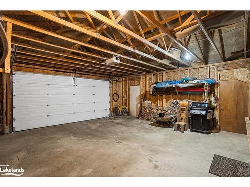 1096 Farmer Hays Drive, Dorset, ON - Indoor Photo Showing Garage