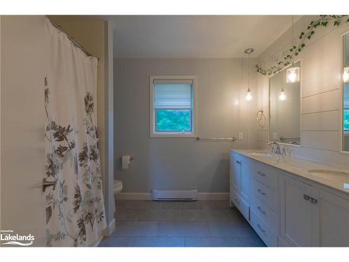 28 Lake Drive, Huntsville, ON - Indoor Photo Showing Bathroom