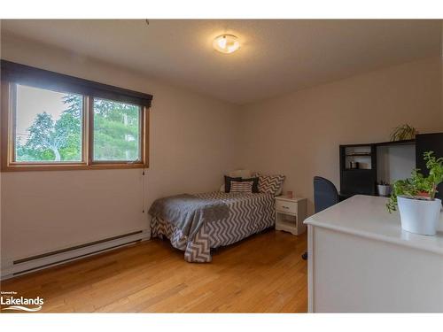 28 Lake Drive, Huntsville, ON - Indoor Photo Showing Bedroom