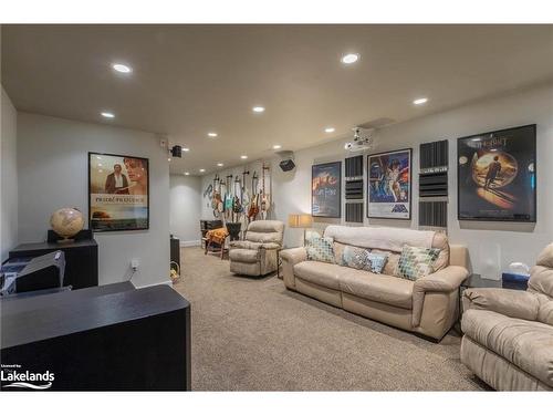 28 Lake Drive, Huntsville, ON - Indoor Photo Showing Living Room