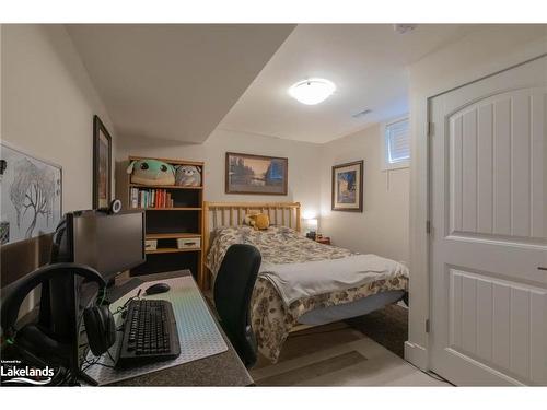 28 Lake Drive, Huntsville, ON - Indoor Photo Showing Bedroom