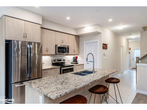 963 Wright Drive, Midland, ON - Indoor Photo Showing Kitchen With Double Sink With Upgraded Kitchen