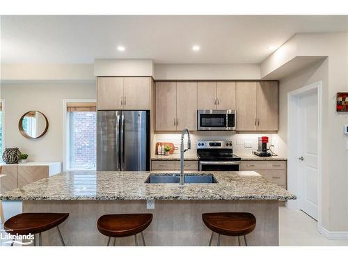 963 Wright Drive, Midland, ON - Indoor Photo Showing Kitchen With Double Sink With Upgraded Kitchen