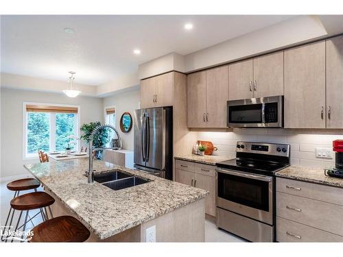 963 Wright Drive, Midland, ON - Indoor Photo Showing Kitchen With Double Sink With Upgraded Kitchen