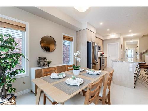 963 Wright Drive, Midland, ON - Indoor Photo Showing Dining Room