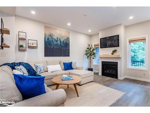 963 Wright Drive, Midland, ON - Indoor Photo Showing Living Room With Fireplace