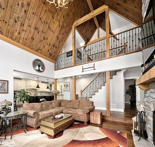 058151 12Th Line, Meaford, ON - Indoor Photo Showing Living Room