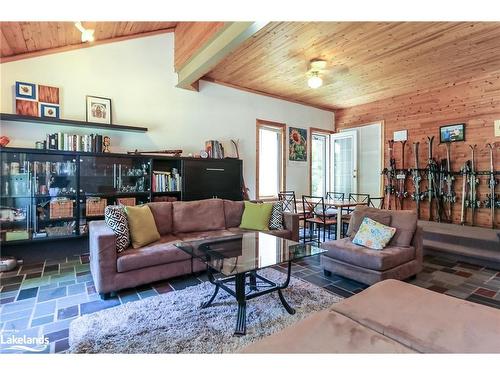 24 47Th Street N, Wasaga Beach, ON - Indoor Photo Showing Living Room