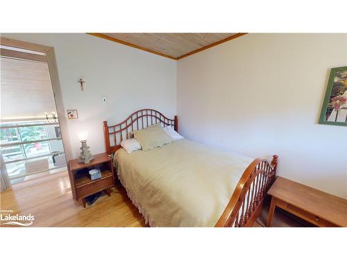 24 47Th Street N, Wasaga Beach, ON - Indoor Photo Showing Bedroom