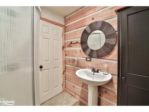 1245 Walker Lake Drive, Lake Of Bays, ON - Indoor Photo Showing Bathroom