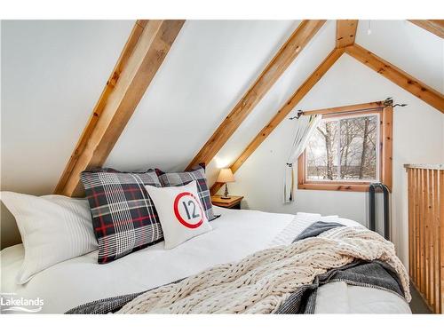 1245 Walker Lake Drive, Lake Of Bays, ON - Indoor Photo Showing Bedroom