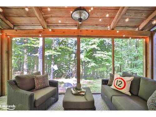 1245 Walker Lake Drive, Lake Of Bays, ON - Indoor Photo Showing Living Room