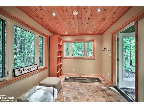 1245 Walker Lake Drive, Lake Of Bays, ON - Indoor Photo Showing Other Room