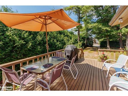 95 42Nd Street S, Wasaga Beach, ON - Outdoor With Deck Patio Veranda With Exterior