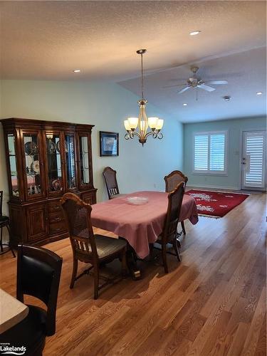 144 Meadow Lane, Wasaga Beach, ON - Indoor Photo Showing Dining Room