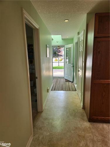 144 Meadow Lane, Wasaga Beach, ON - Indoor Photo Showing Other Room