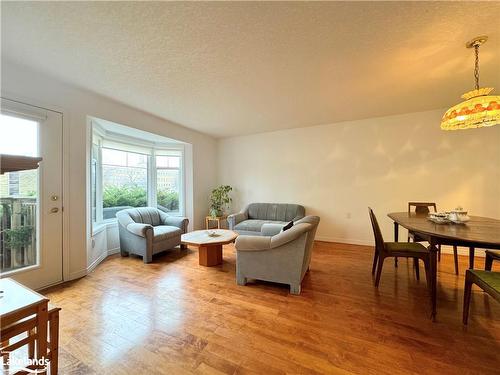 2705 Kingsway Drive, Kitchener, ON - Indoor Photo Showing Other Room