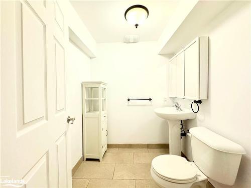 2705 Kingsway Drive, Kitchener, ON - Indoor Photo Showing Bathroom