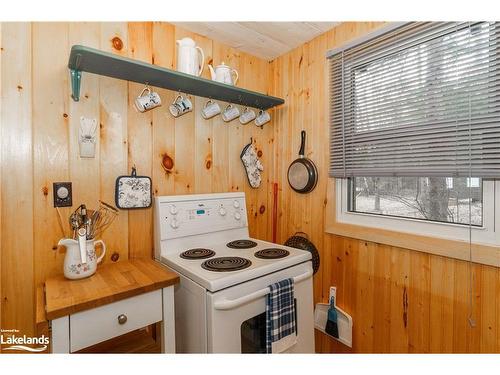 1257 Paint Lake Road, Dorset, ON - Indoor Photo Showing Kitchen