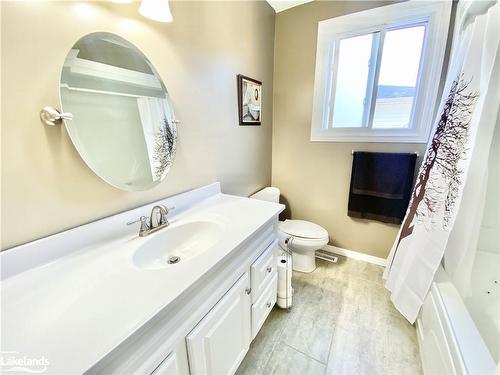 255 Chain Gate Drive, Midland, ON - Indoor Photo Showing Bathroom