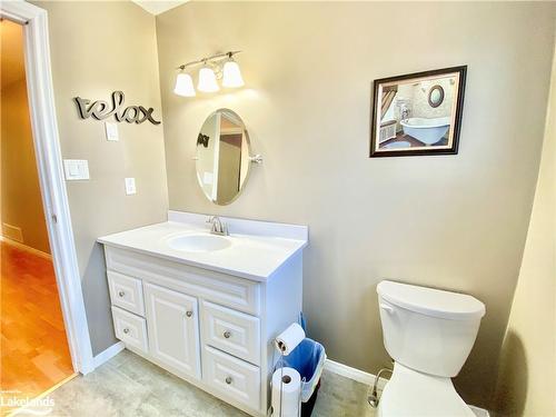 255 Chain Gate Drive, Midland, ON - Indoor Photo Showing Bathroom