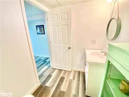 255 Chain Gate Drive, Midland, ON - Indoor Photo Showing Bathroom