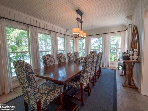 2105 Deer Island, Severn, ON - Indoor Photo Showing Dining Room