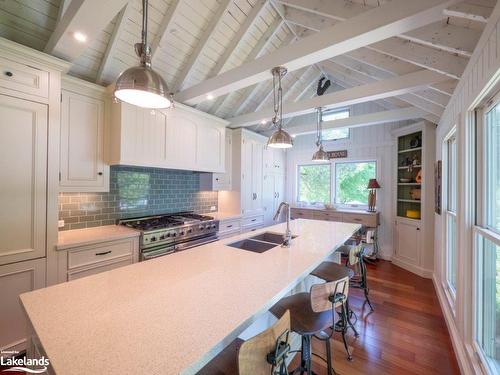 2105 Deer Island, Severn, ON - Indoor Photo Showing Kitchen With Double Sink With Upgraded Kitchen