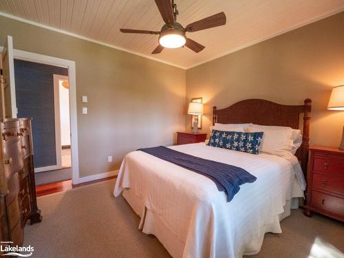 2105 Deer Island, Severn, ON - Indoor Photo Showing Bedroom