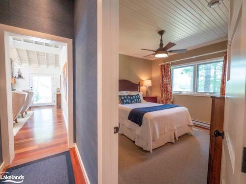 2105 Deer Island, Severn, ON - Indoor Photo Showing Bedroom