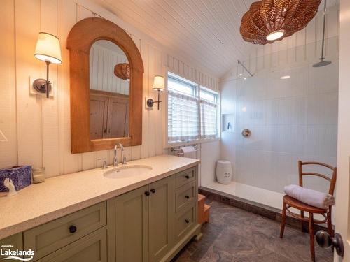 2105 Deer Island, Severn, ON - Indoor Photo Showing Bathroom