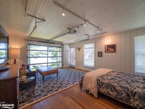 2105 Deer Island, Severn, ON - Indoor Photo Showing Bedroom