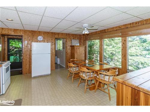 2401 Bear Lake Road, Dorset, ON - Indoor Photo Showing Dining Room