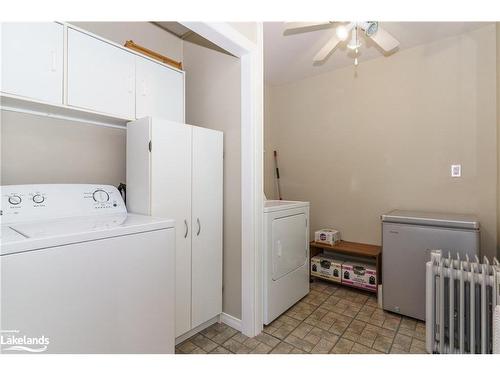 2401 Bear Lake Road, Dorset, ON - Indoor Photo Showing Laundry Room