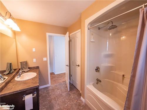 43B Hansens Road, Port Severn, ON - Indoor Photo Showing Bathroom