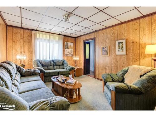 14 Lorne Avenue, Collingwood, ON - Indoor Photo Showing Living Room