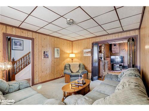 14 Lorne Avenue, Collingwood, ON - Indoor Photo Showing Living Room