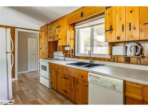 8 Nassau Court, Tiny, ON - Indoor Photo Showing Kitchen With Double Sink