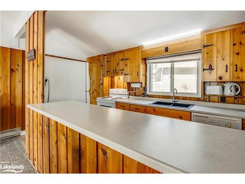 8 Nassau Court, Tiny, ON - Indoor Photo Showing Kitchen With Double Sink